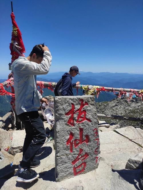 本网有九寨沟最全面的资料攻略,提供在线 *** 咨询服务和旅游预订你的